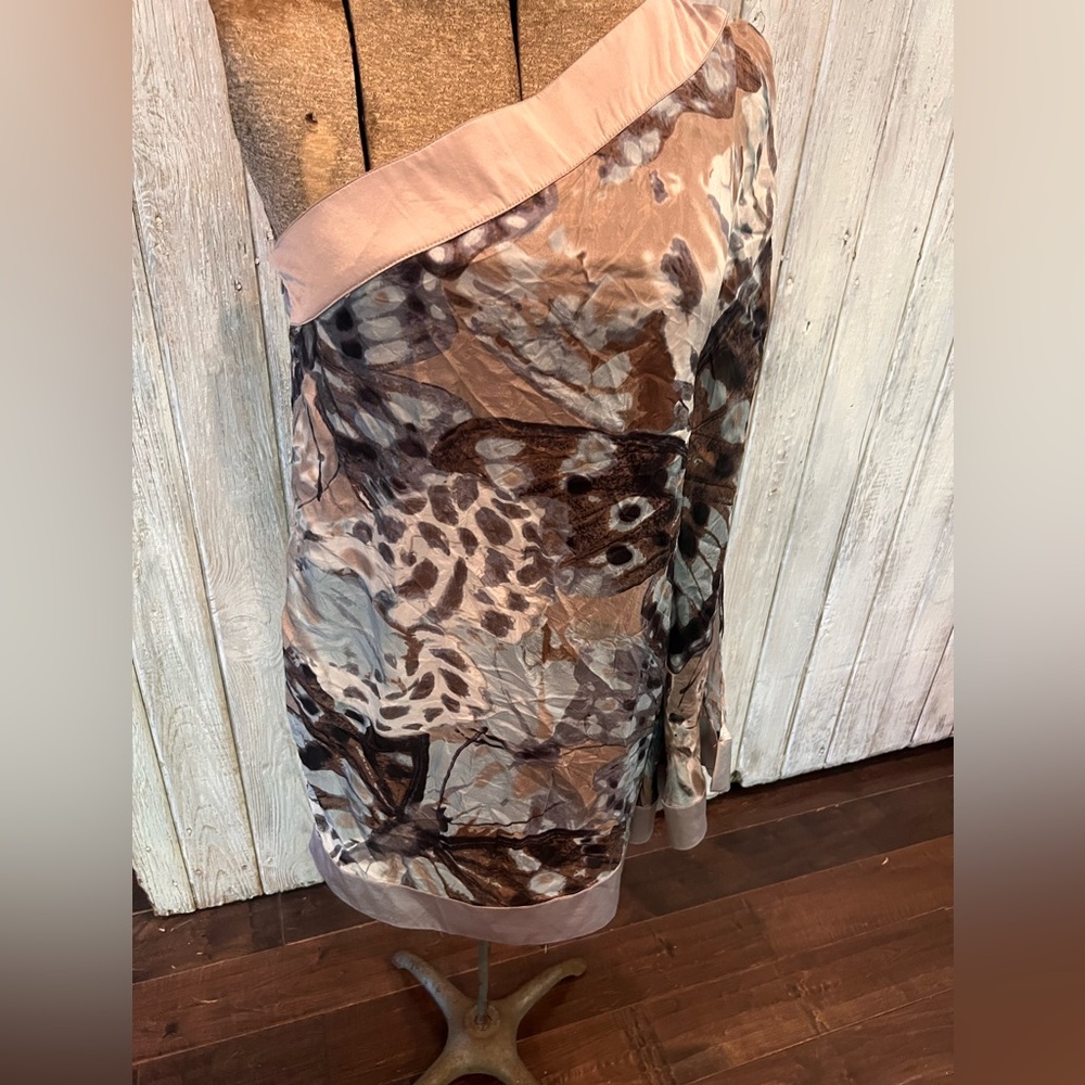 Unyx Elegant One-Shoulder Dress in Pink and Brown